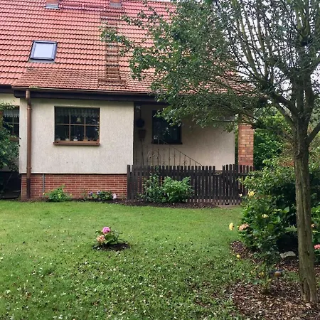 Ferienwohnung In Seenahe Und Idyllischer Dorflage Κατάλυμα σε φάρμα